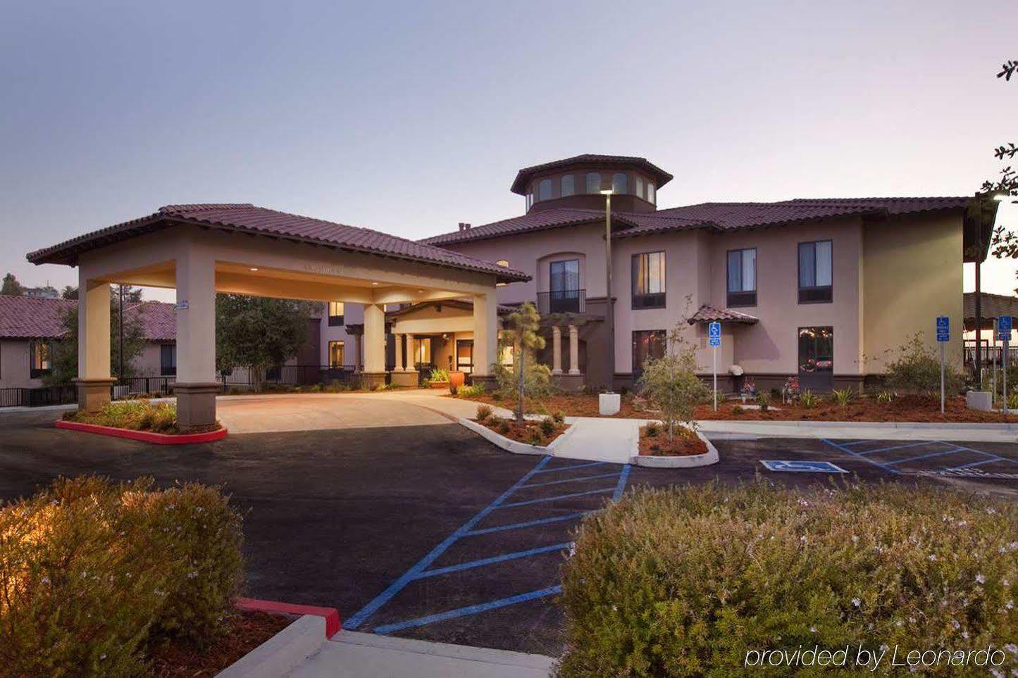 Hampton Inn & Suites Arroyo Grande Exterior photo